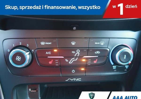 Ford Focus cena 28000 przebieg: 245690, rok produkcji 2015 z Końskie małe 301